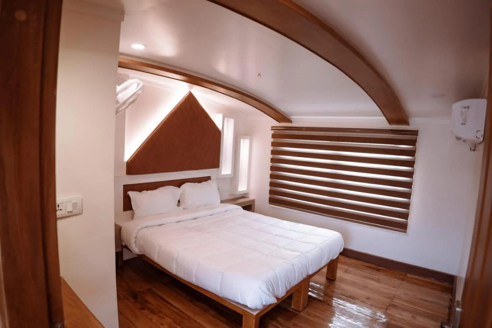 Hotel Upper Deck Boathouse Alappuzha Hotel na wodzie
