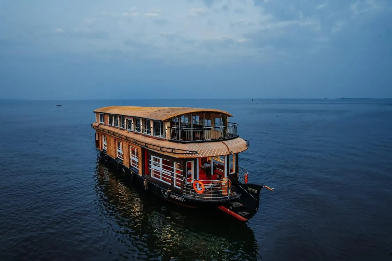 Hotel Upper Deck Boathouse Alappuzha